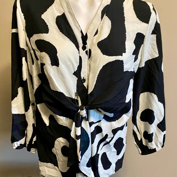 Black and white blouse with tie front size 12 - Picture 2 of 2